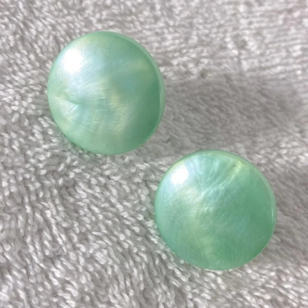 Vintage Light Green Pearlescent Plastic Circles Clip On Earrings